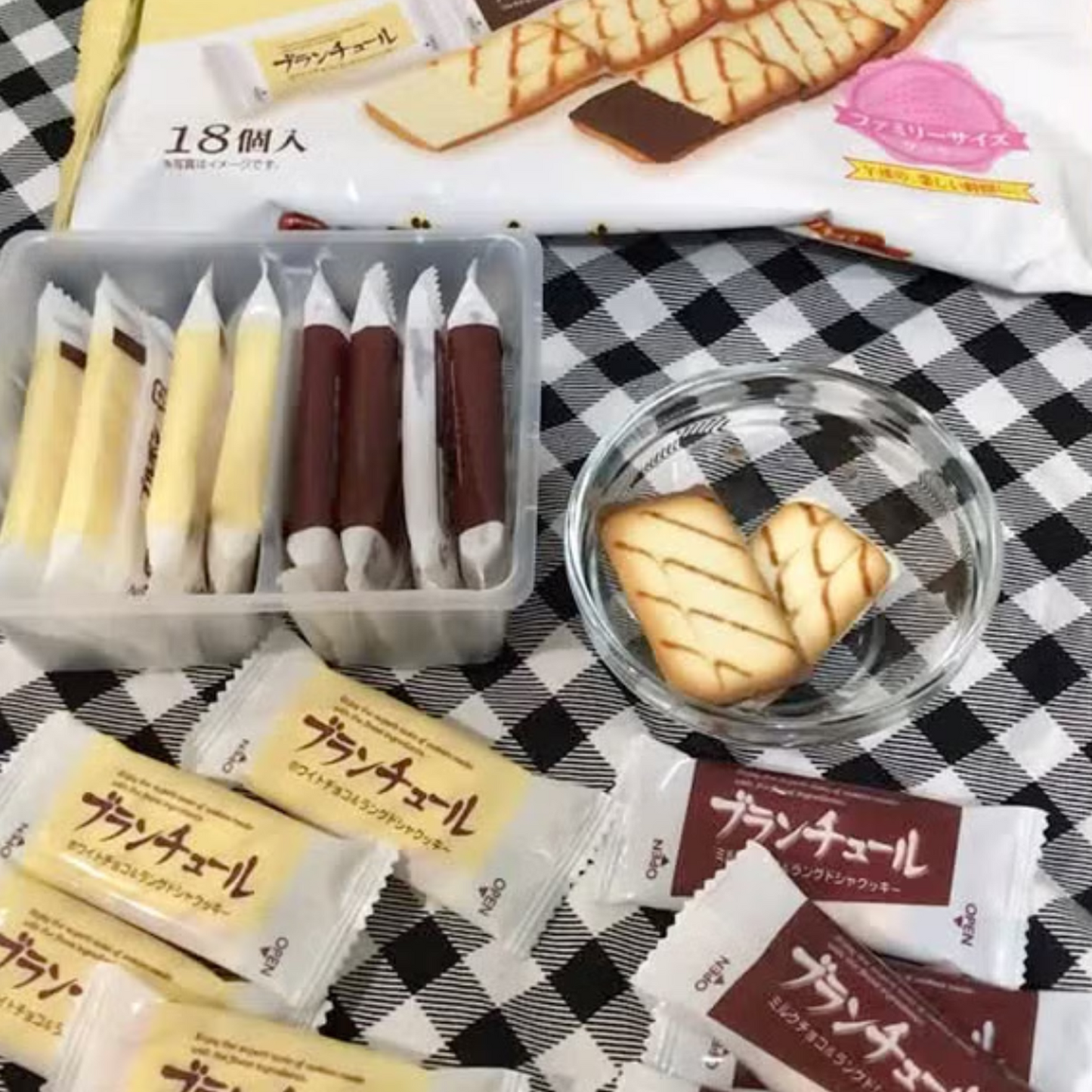 png_1500x1500_66448456